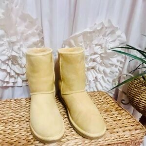 YELLOW UGG BOOTS 🌼